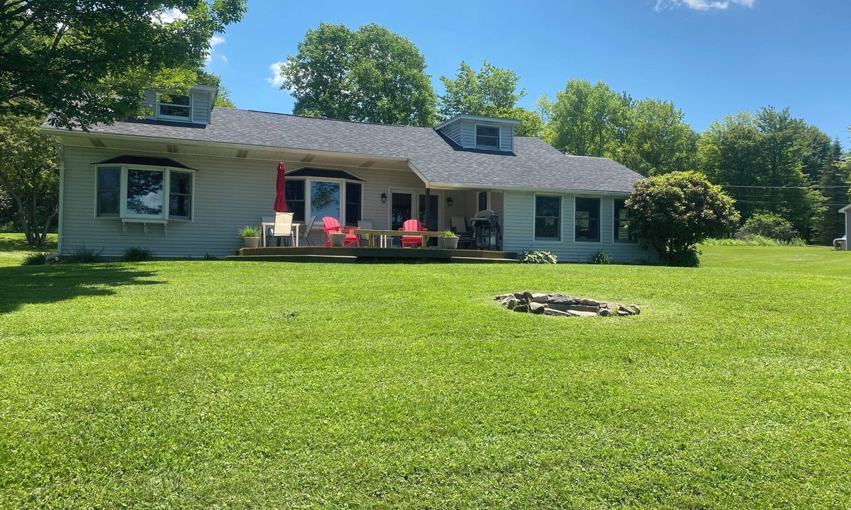 Thompson Cottage | Charming and relaxing lakehouse property, Susquehanna County