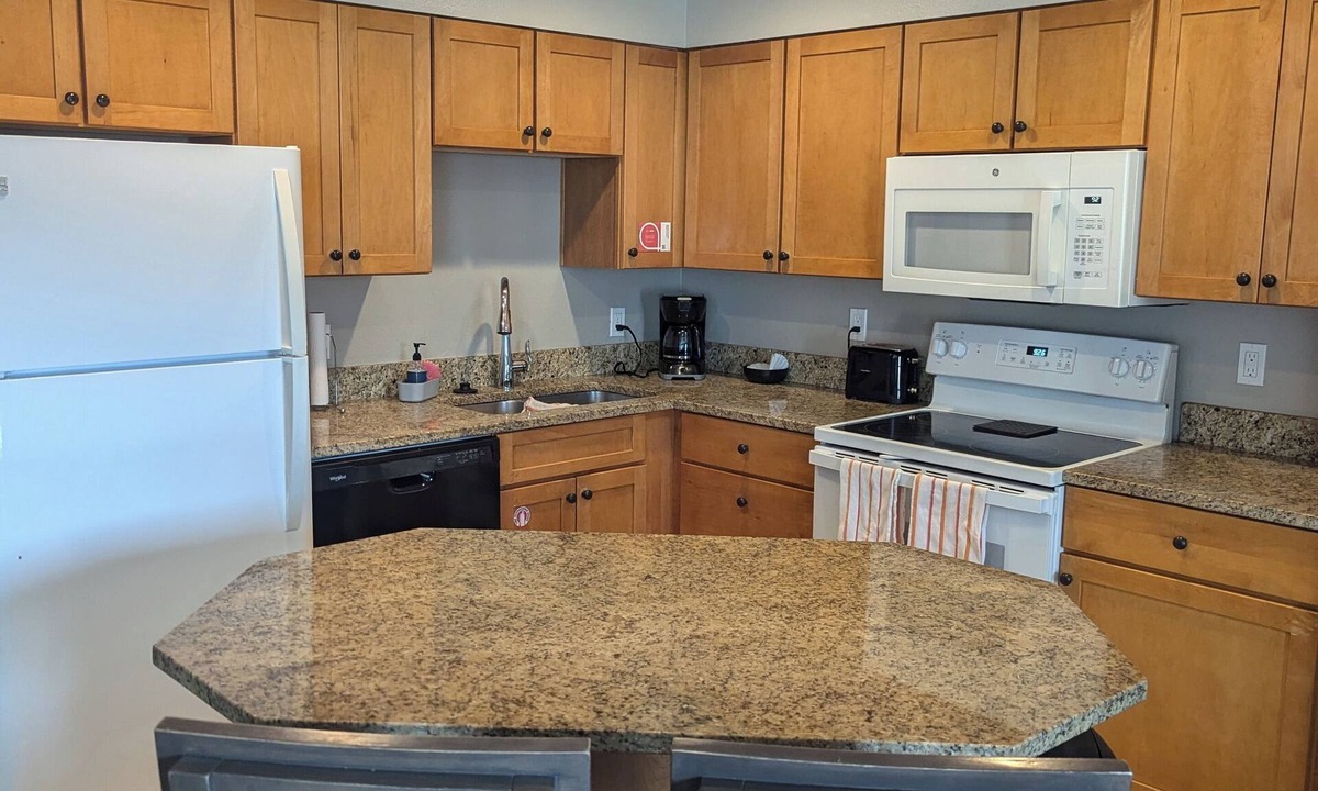 Downtown Leavenworth Condo | Charming and spacious 2-bed 2 bath condo w/full kitchen in Leavenworth, WA.