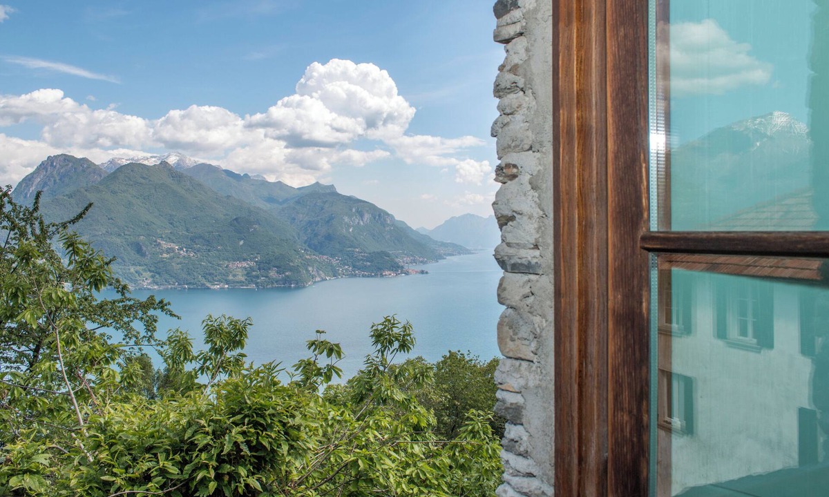 Semnago-San Martino House | Charming And Stunning Balcony On Como Lake
