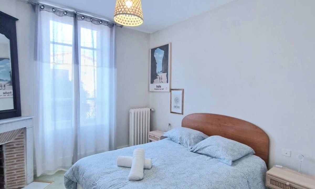 Vallieres Apartment | Charming apartment/terrace in the center of town