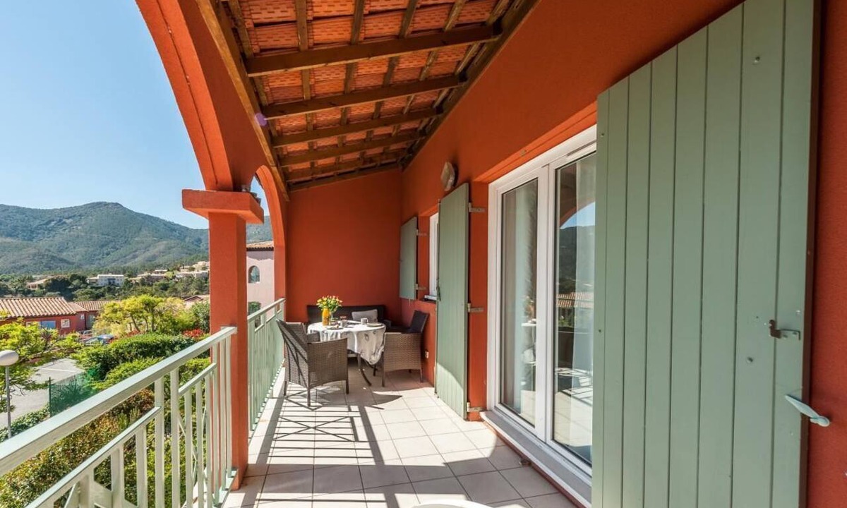 Theoule-Superieur Apartment | Charming apartment for 2 persons in quiet location, sea view, communal pool
