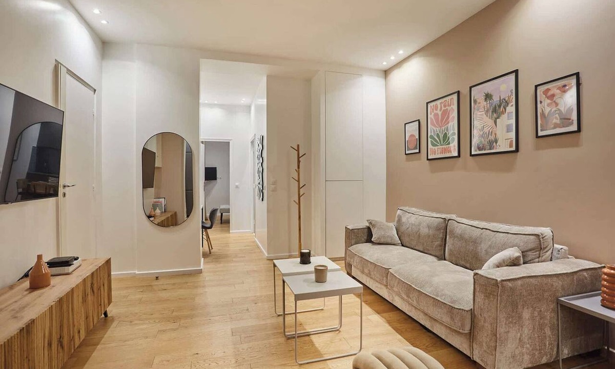 Saint-Vincent-de-Paul Apartment | Charming apartment - Center of Paris