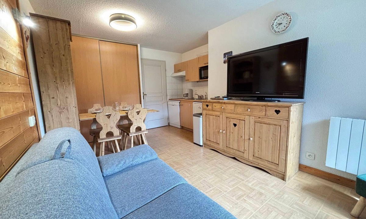 Flumet Apartment | Charming apartment for 4 at the foot of the slopes with pool
