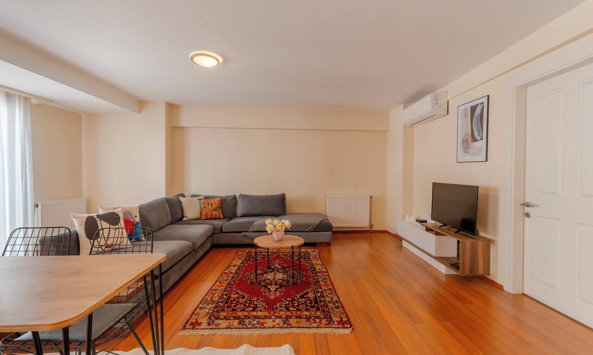 Karakoy Apartment | Charming apartment with AC in vibrant Istanbul