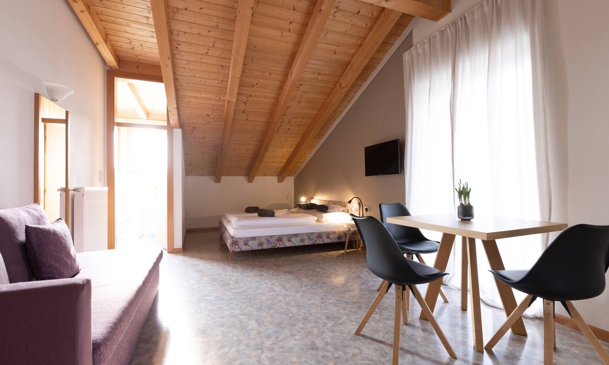 Marlengo Apartment | Charming Apartment with Balcony and Stunning Mountain Views at Residence Margreth