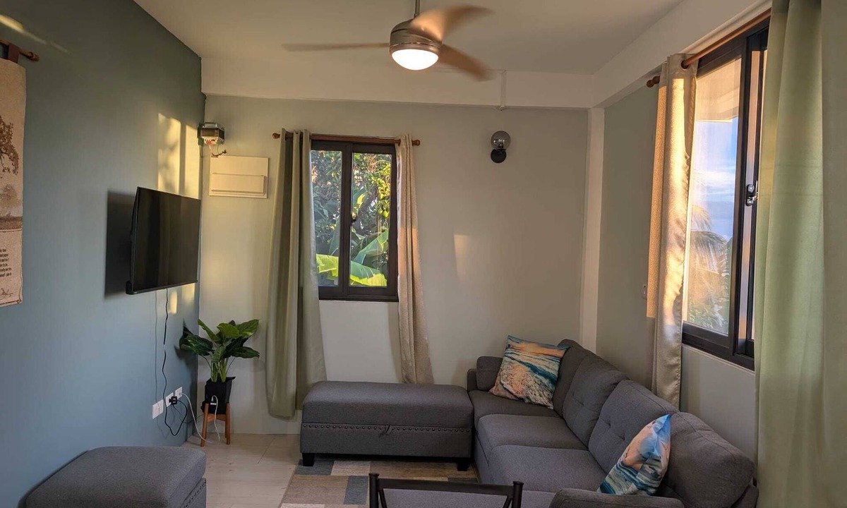 Mero Apartment | Charming apartment with spectacular sunset views and short trip to the beach.