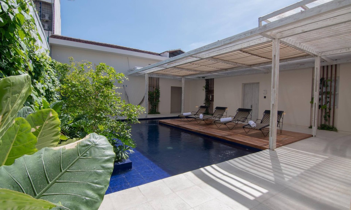 Barrio Centro Hostel | Charming Apt Suite 2 in a Colonial House with Pool