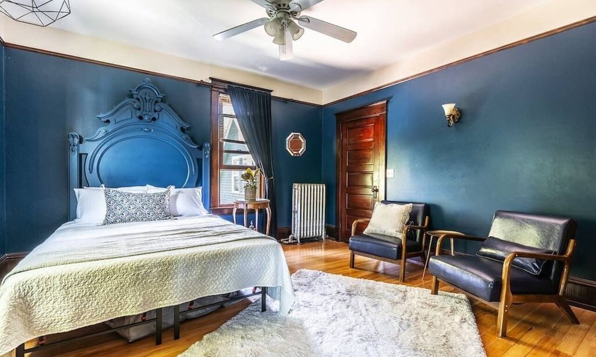 Broadway Hotel | Charming B&B Studio in Capitol Hill Room 1