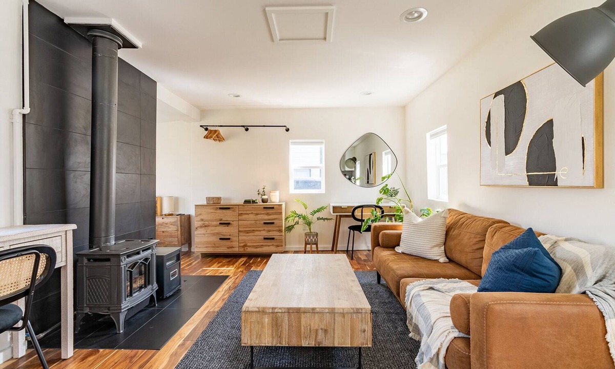 West Woodland Cottage | Charming Ballard Cottage Retreat with Cozy Fireplace