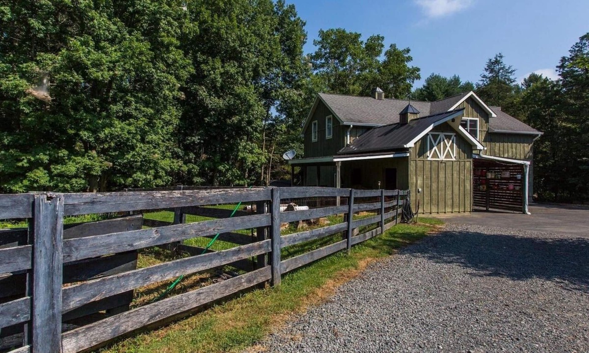 Catharpin House | Charming Barn House