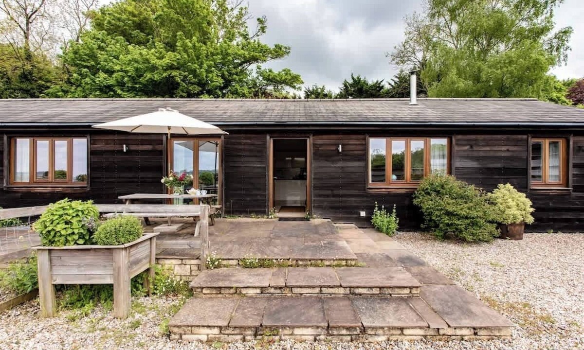 Corsham House | Charming Barn Lodge w/Countryside Views