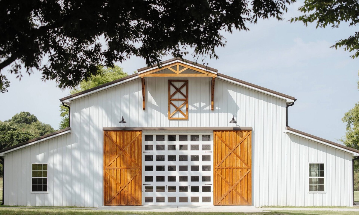 Lebanon House | Charming barndominium on 110 peaceful acres in the hills of TN; sleeps up to 16.
