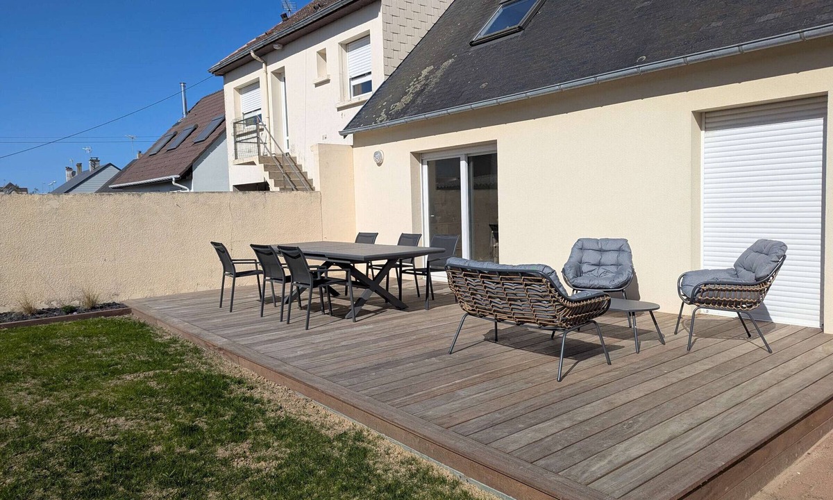 Saint-Pair-sur-Mer House | Charming Beachside House: 4 Bedrooms, Garden, Parking, Wi-Fi, 8 Sleeps!