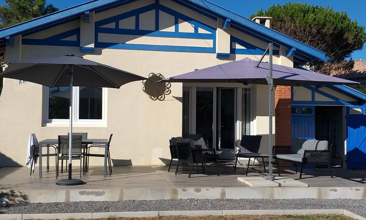 Biscarrosse Plage House | Charming Beachside House in Biscarrosse - Sleeps 6, Garden & Terrace