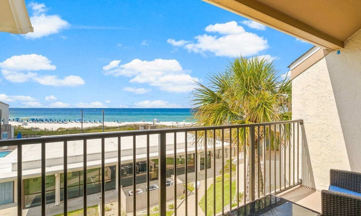Panama City Beach Condo | Charming beach getaway with stunning ocean views