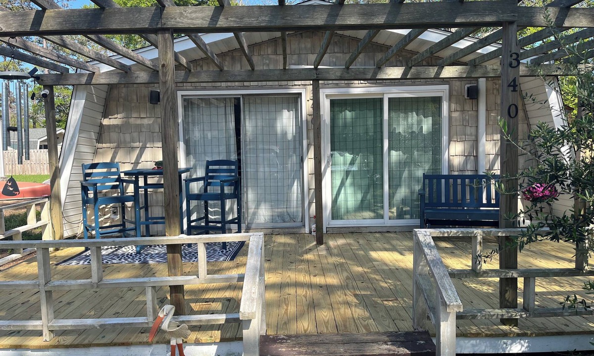 Tranquil Harbour House | Charming Beach Bungalow in the Heart of it All