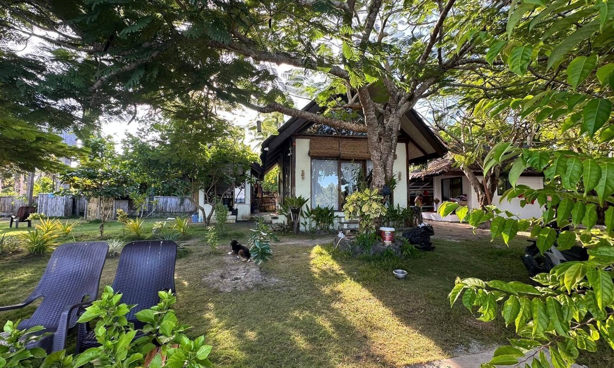 Catangnan Villa | Charming beach front villa for 2 guess max, with Starlink internet in GL