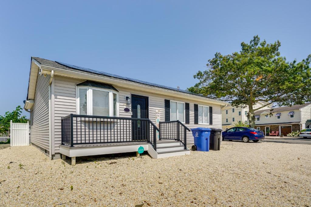 Beach Haven West House | Charming Beach Haven West Home: 1 Mi to Beach!