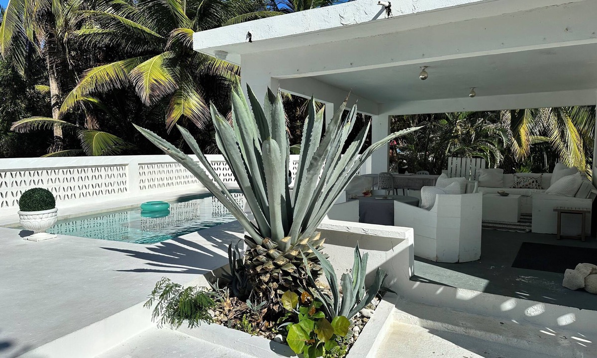 Bravos de Boston House | Charming Beachfront Bungalow in Vieques