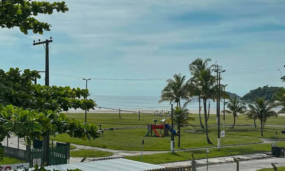 Indaia Apartment | Charming beachfront guesthouse on Pedra Selada Beach, perfect for relaxing!