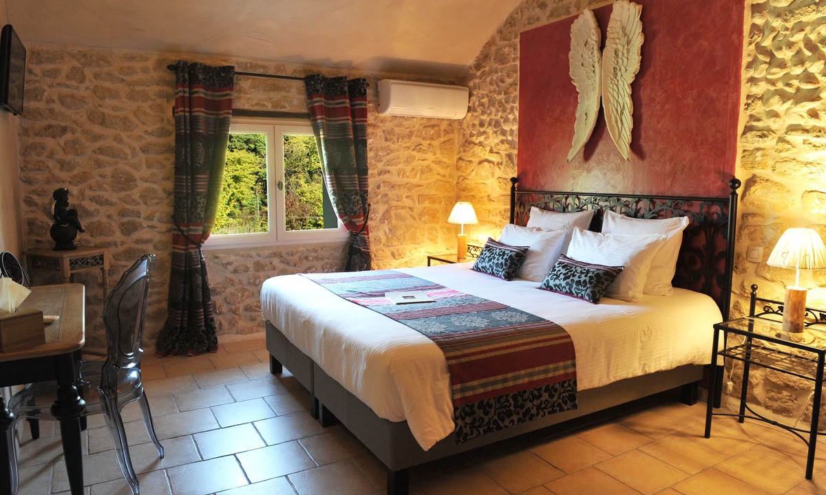 Sarrians Bed & Breakfast | CHARMING BED AND BREAKFASTS IN PROVENCE IN THE HEART OF THE VINEYARDS
