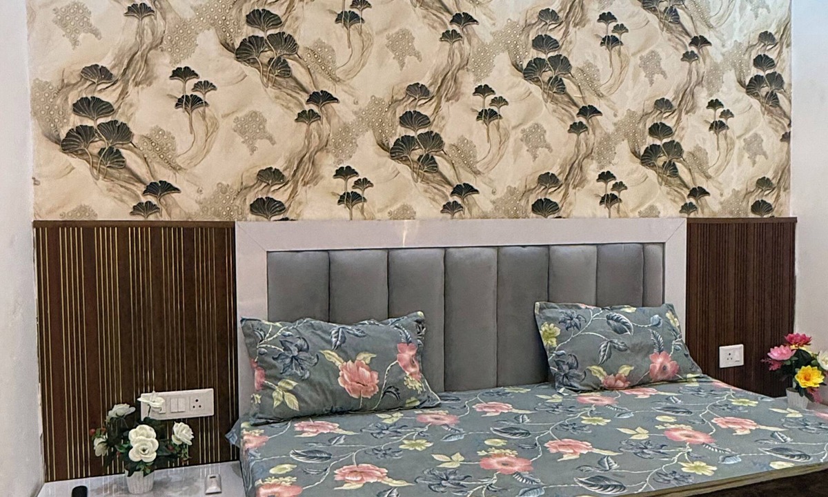 Jaypee Greens Bed & Breakfast | Charming bed & breakfast in enchanting Greater Noida with AC