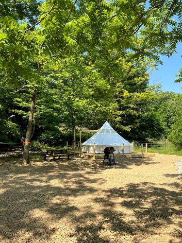 Gans Other | Charming Bell Tent Stay at Working Farm in Smithfield, Pennsylvania for Glamping at its Best