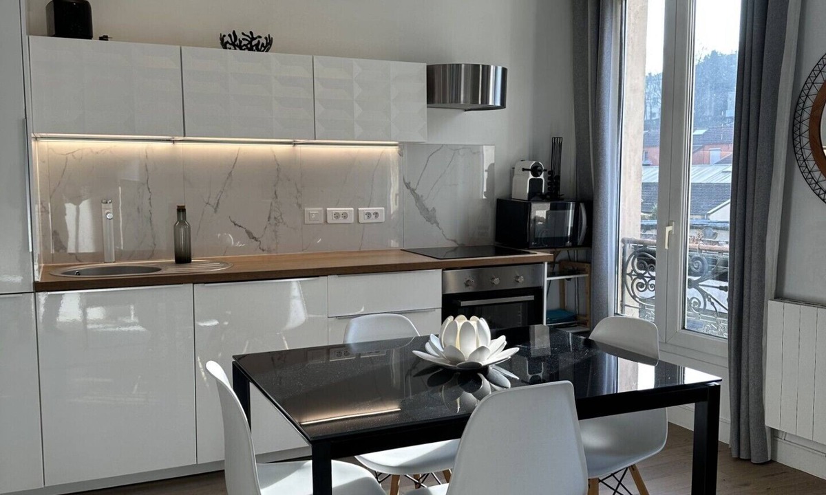 Louis Bertrand-Mirabeau-Semard Apartment | Charming bright 2P on the outskirts of Paris