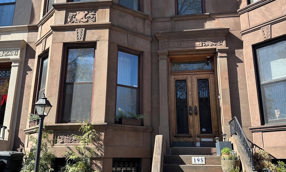 Prospect Lefferts Gardens House | Charming Brownstone just 2.5 blocks from Prospect park