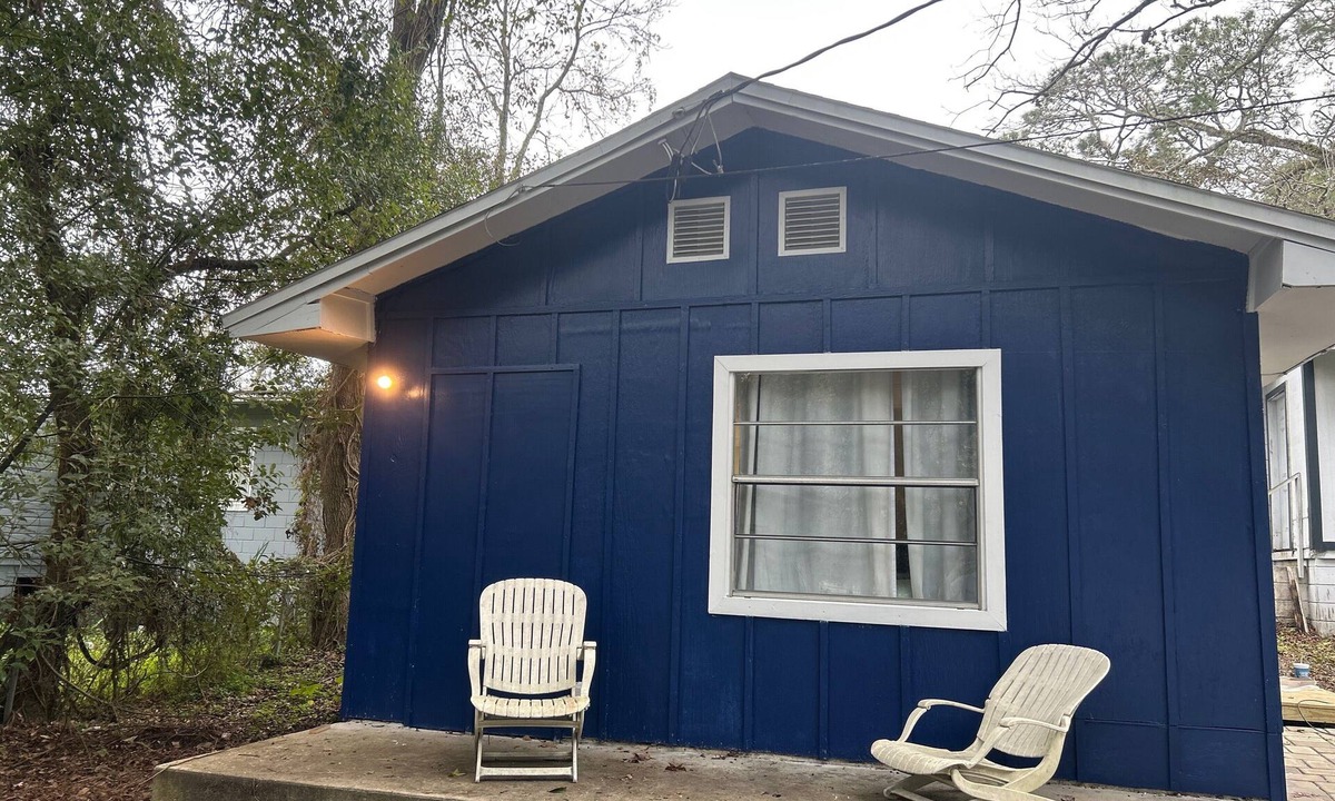 Englewood House | Charming bungalow in central Jacksonville with AC, WiFi