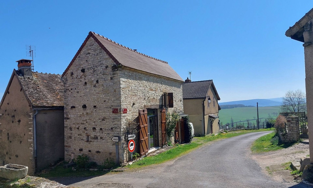 Saint-Ythaire House | Charming Burgundy house full of character