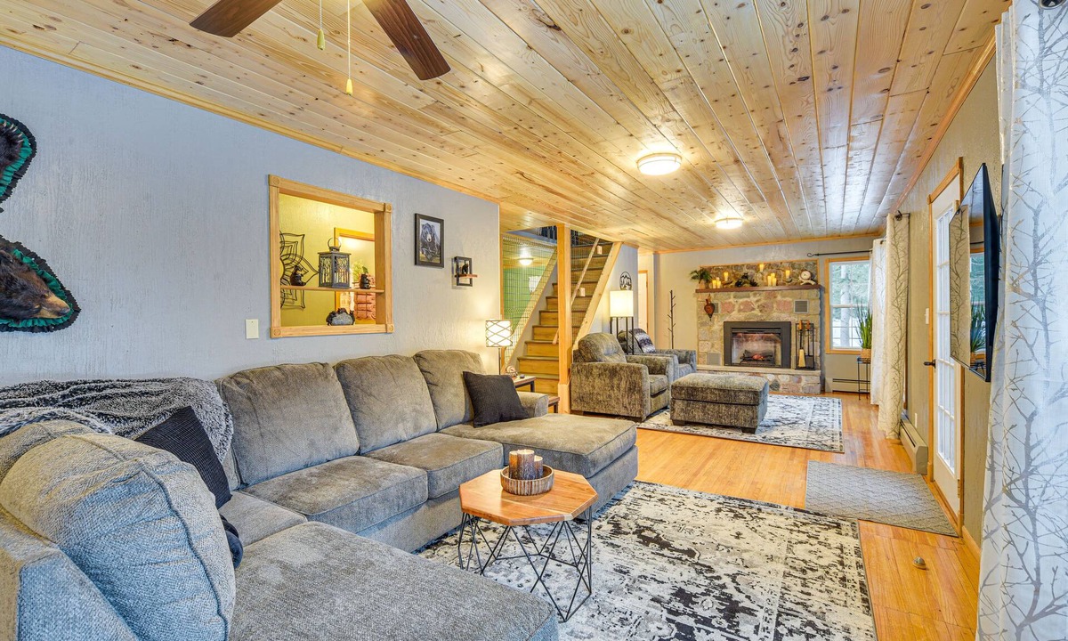 Butternut Cabin | Charming Butternut Lake Getaway w/Deck & Dock!