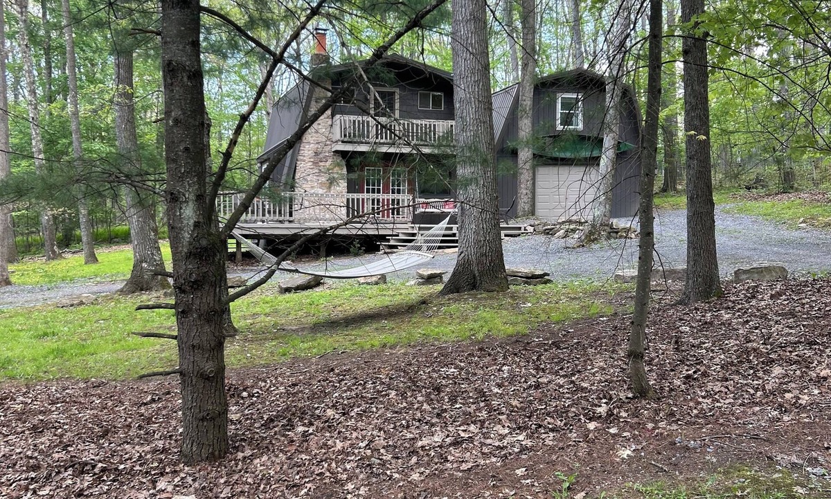 McHenry Cabin | Charming Cabin Only Minutes Away from all the attractions in Deep Creek Lake, MD