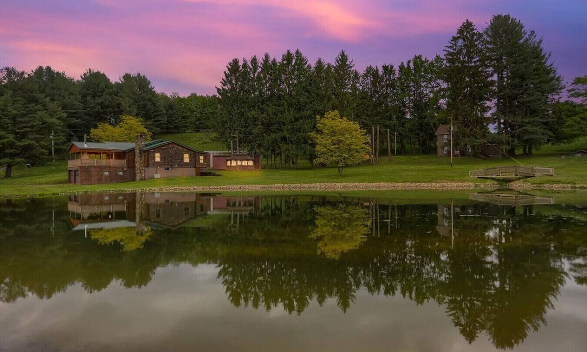Cherry Tree Cabin | Charming Cabin w/Hot Tub, Pool Table, and Fishing