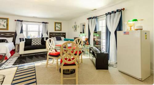 Carmel House | Charming Carmel Suite 8 min to Carmel Arts District