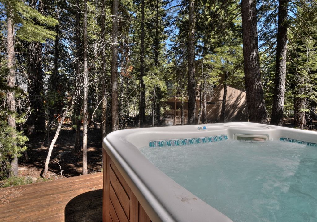 McKinney Estates House | Charming Cascade Chalet