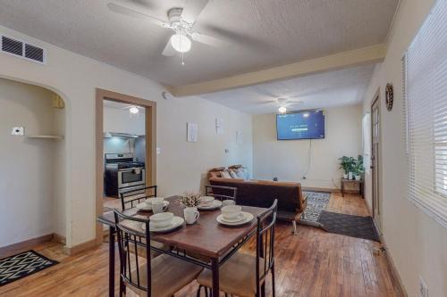 Albuquerque House | Charming Casita with 3br with Parking & Wifi!