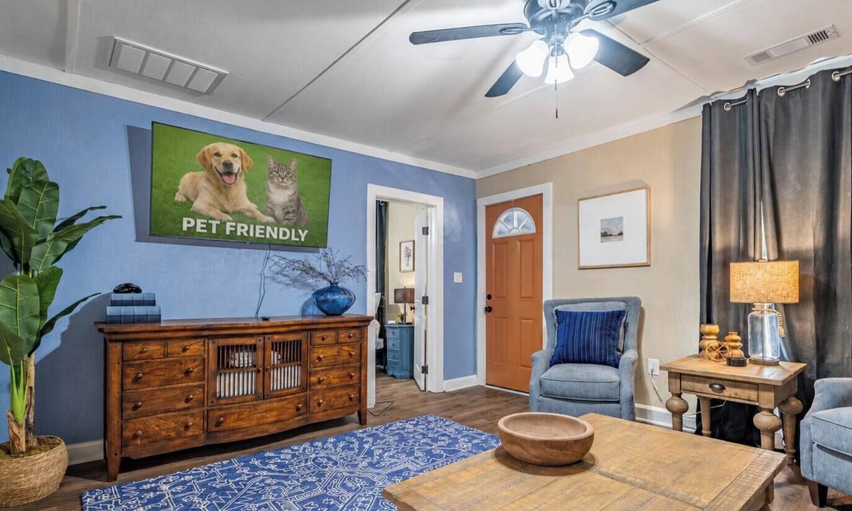 Clarkdale House | Charming Cedar Hollow - Work Desk & WiFi Ready!