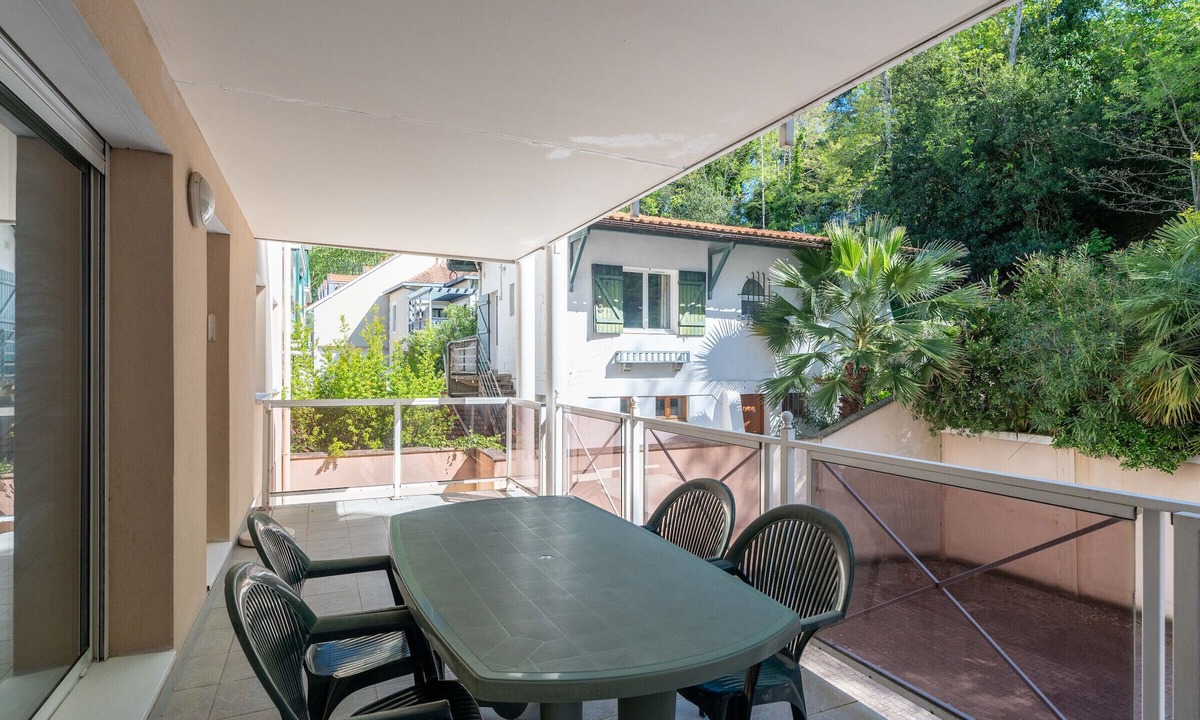 Arcachon Apartment | Charming Central Apartment, 2 Bedrooms, Near Beach, Shops & Restaurants in Arcachon