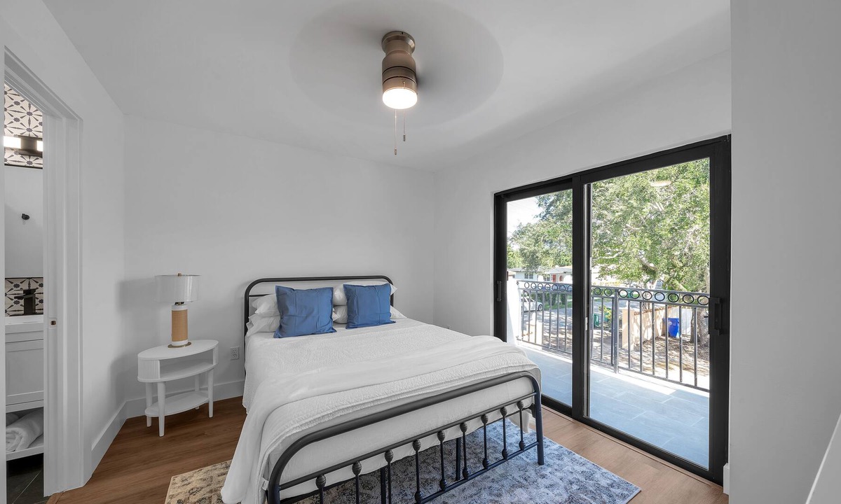 Coral Gables Section House | Charming Central Coral Gables Home