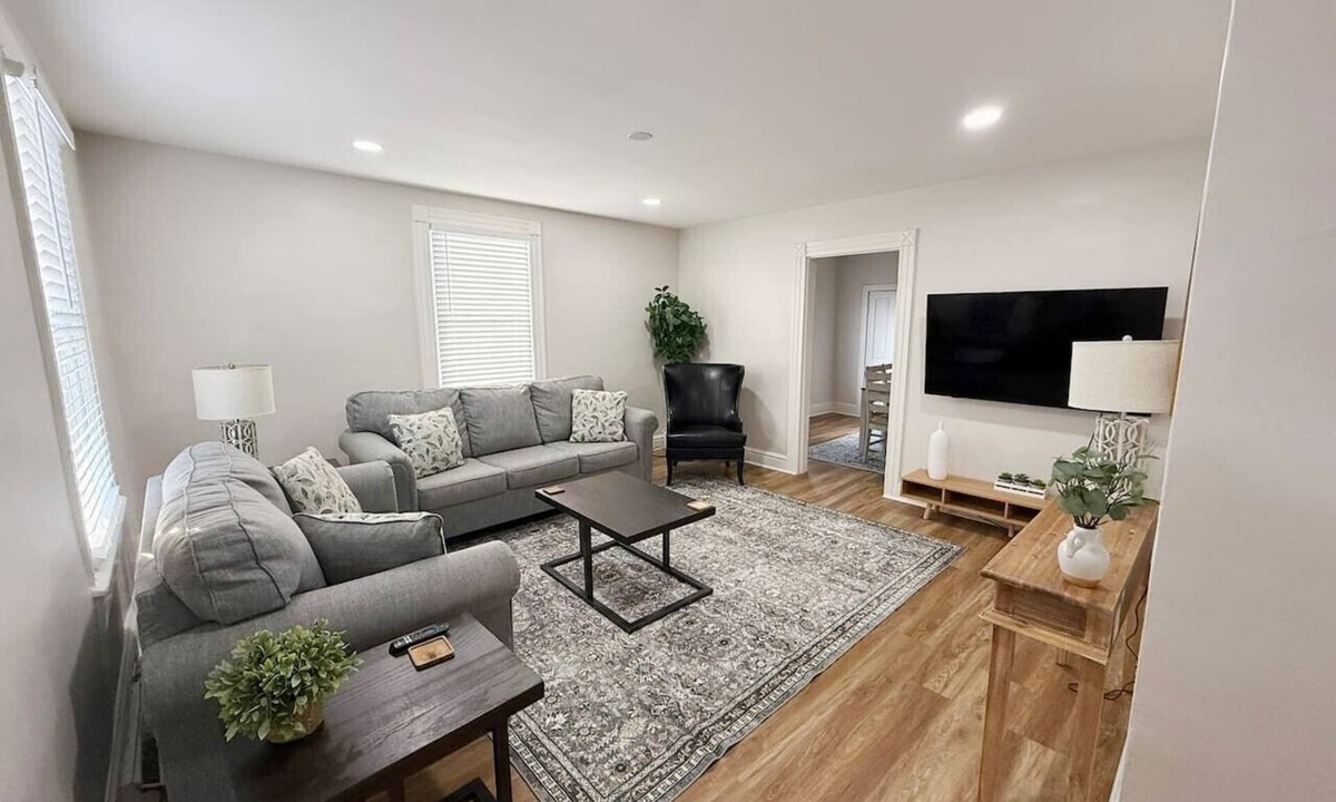 Danville House | Charming Central Home-3bd/1bath