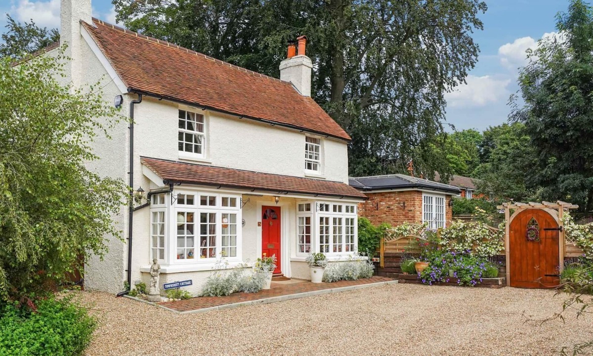 Bookham Cottage | Charming character cottage just moments from quaint Surrey village