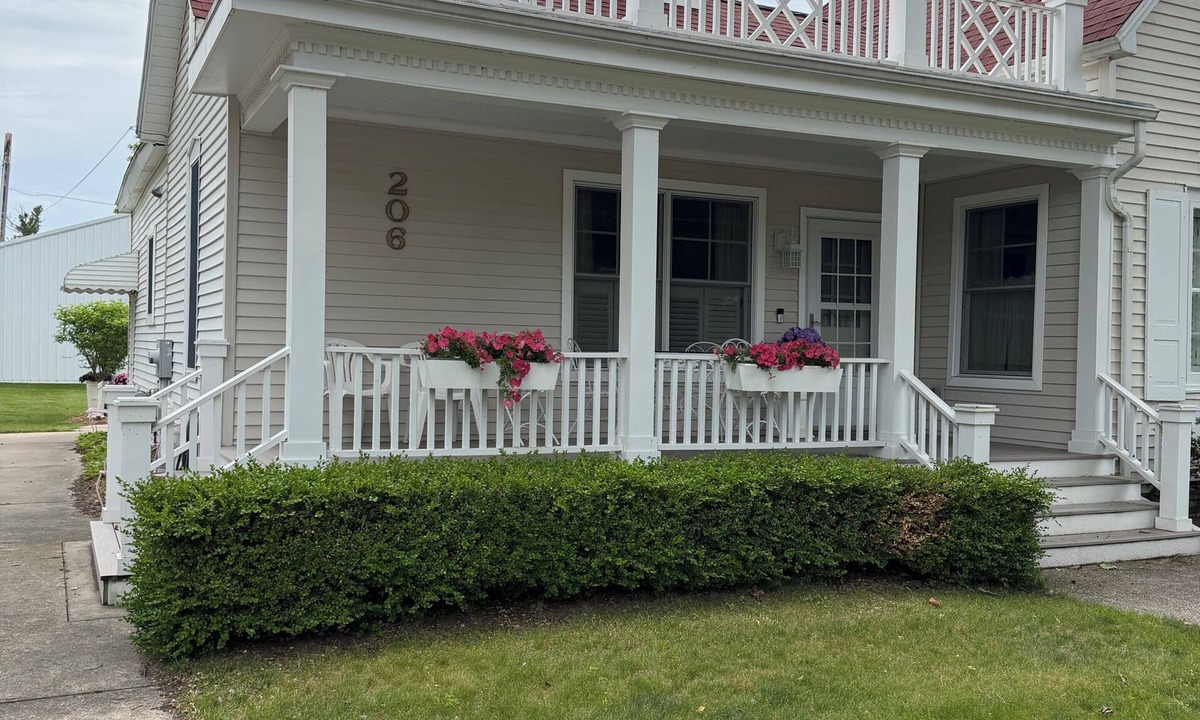Charlevoix House | Charming Charlevoix Downtown Cottage - Ideal Location with Central Air