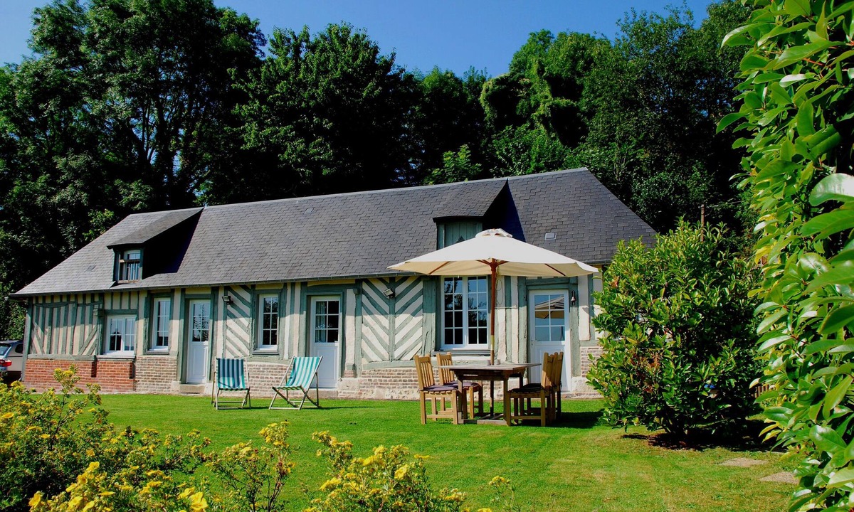 Honfleur Cottage | Charming classic country house in Honfleur, with garden, minutes from the sea.