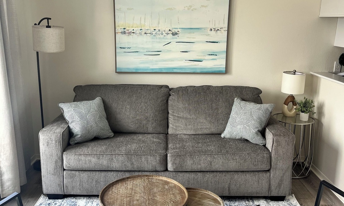 Imperial Beach Condo | Charming, clean and spacious unit with private balcony 1.5 blks from the beach!