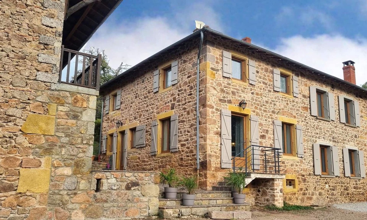 Belmont-de-la-Loire Cottage | Charming cottage with terrace and pets allowed in Belmont-de-la-Loire