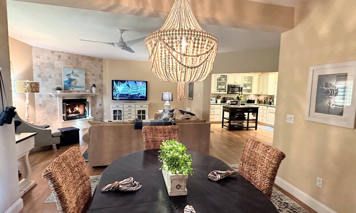 Coronado Condo | CHARMING COASTAL CONDO IN THE HEART OF THE VILLAGE - WALK EVERYWHERE!