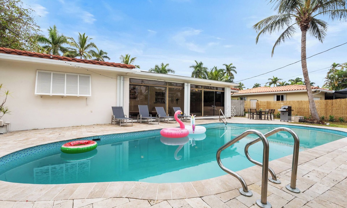 Hollywood Lakes Villa | Charming Coastal Retreat: 3BDR Villa with Private Pool near Hollywood Beach