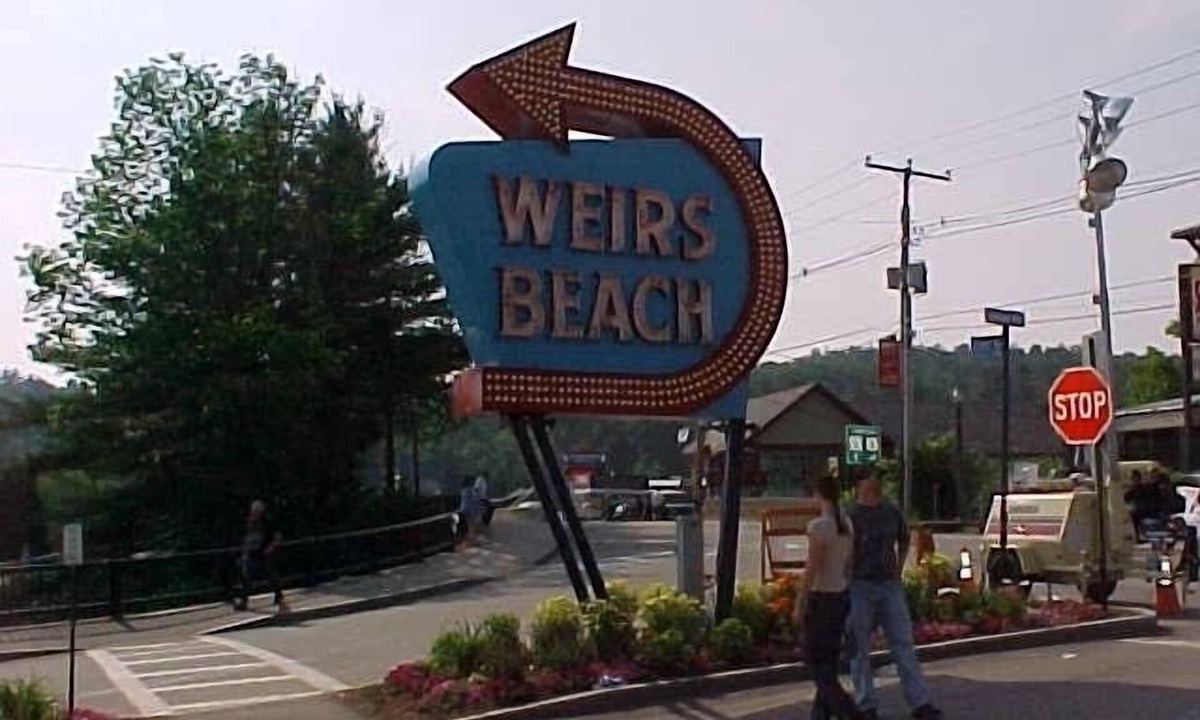 Weirs Beach Condo | Charming Condo Sleeps 8 - Ski Gunstock or Swim in Winnipesaukee