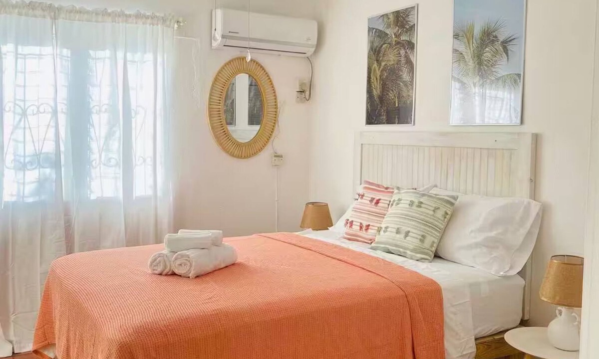 Sunset Crest Apartment | Charming Condo Sunset Palms #62 Holetown Beach pool access WiFi